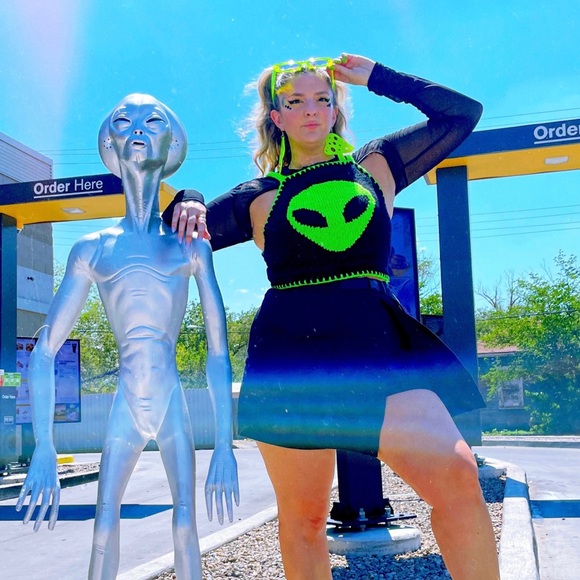 Meet your Posher, Holly - Picture 5 of 7